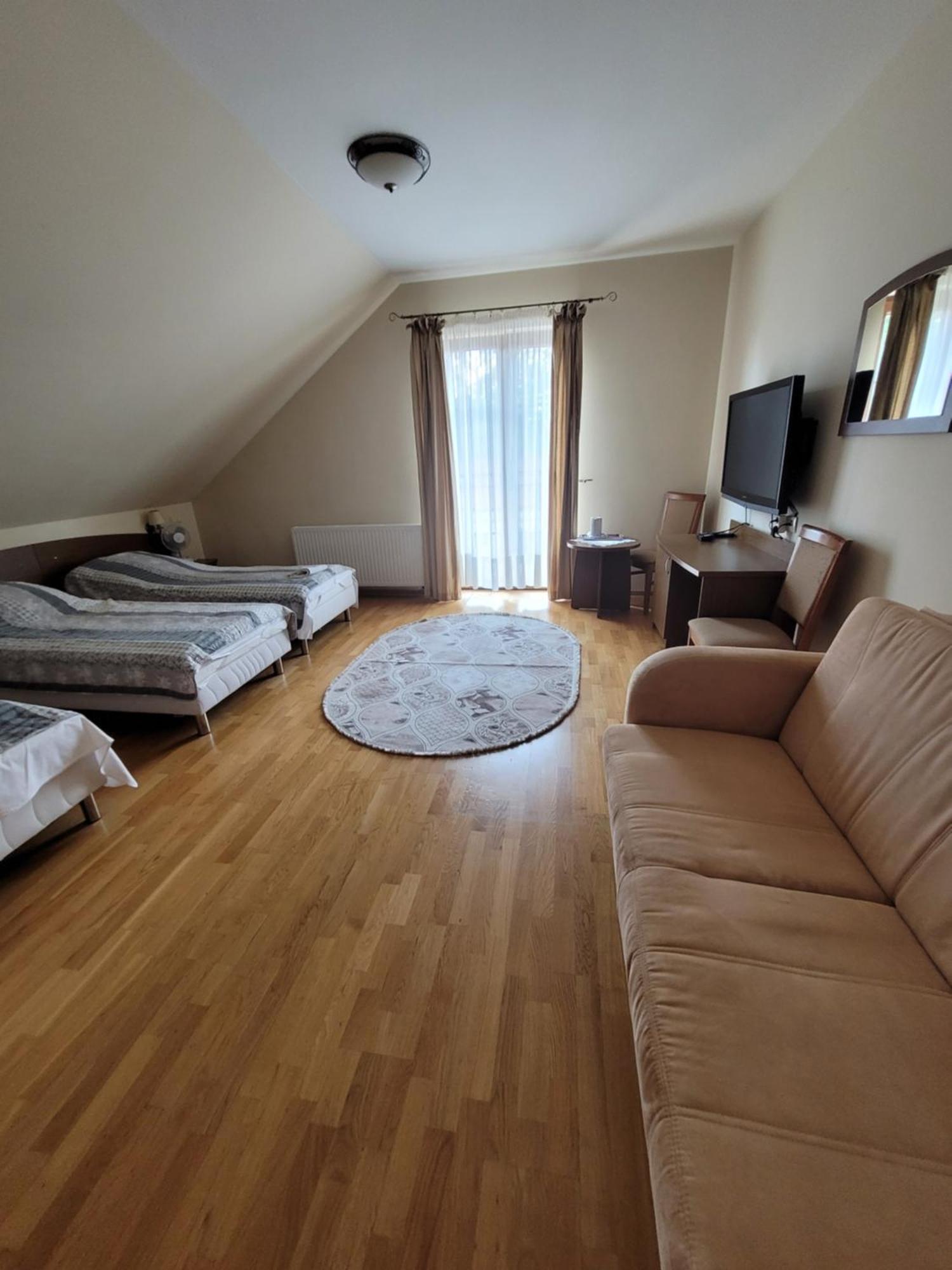 Dworek Biesiadny Radzewice Exteriér fotografie