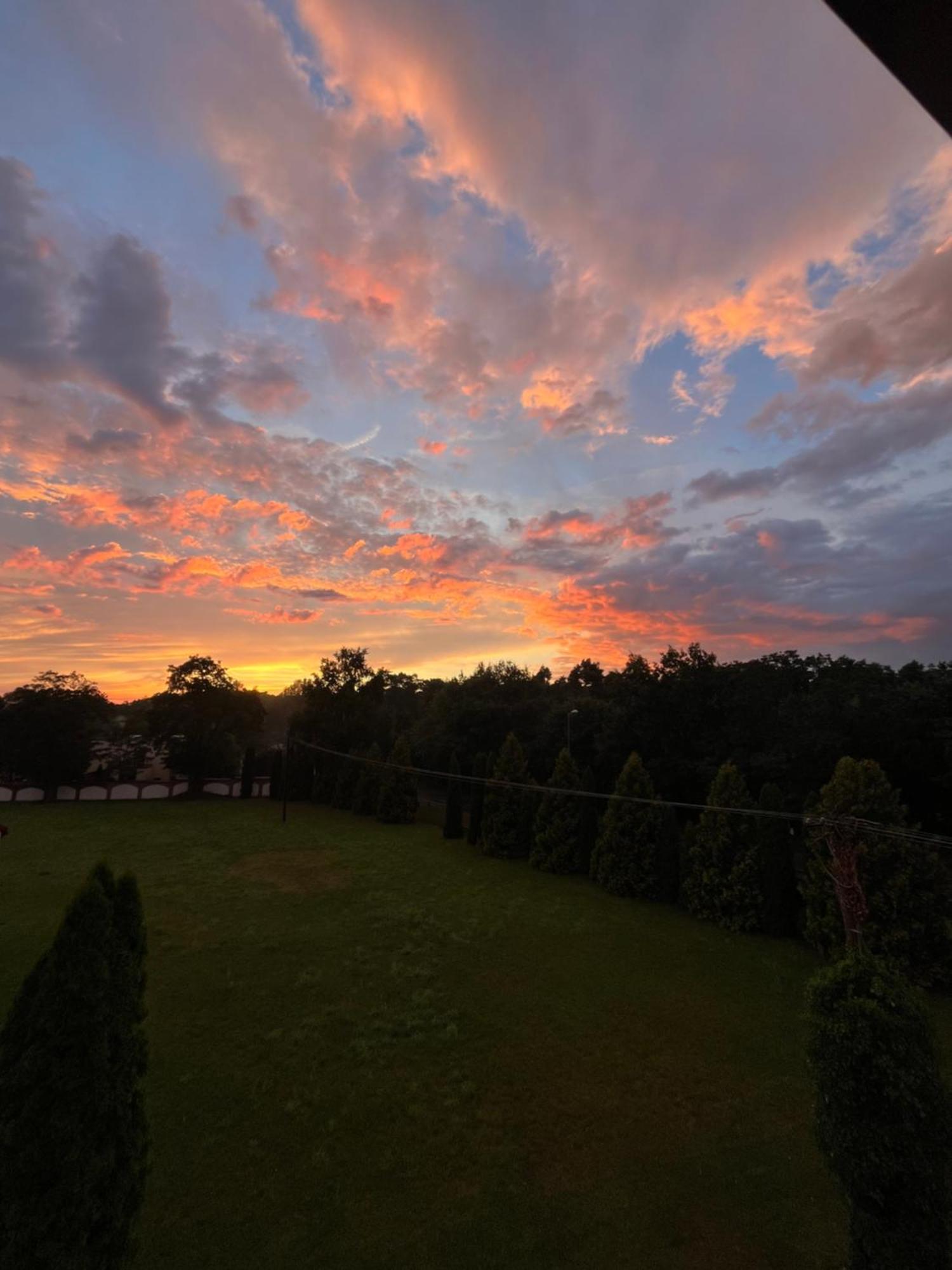 Dworek Biesiadny Radzewice Exteriér fotografie