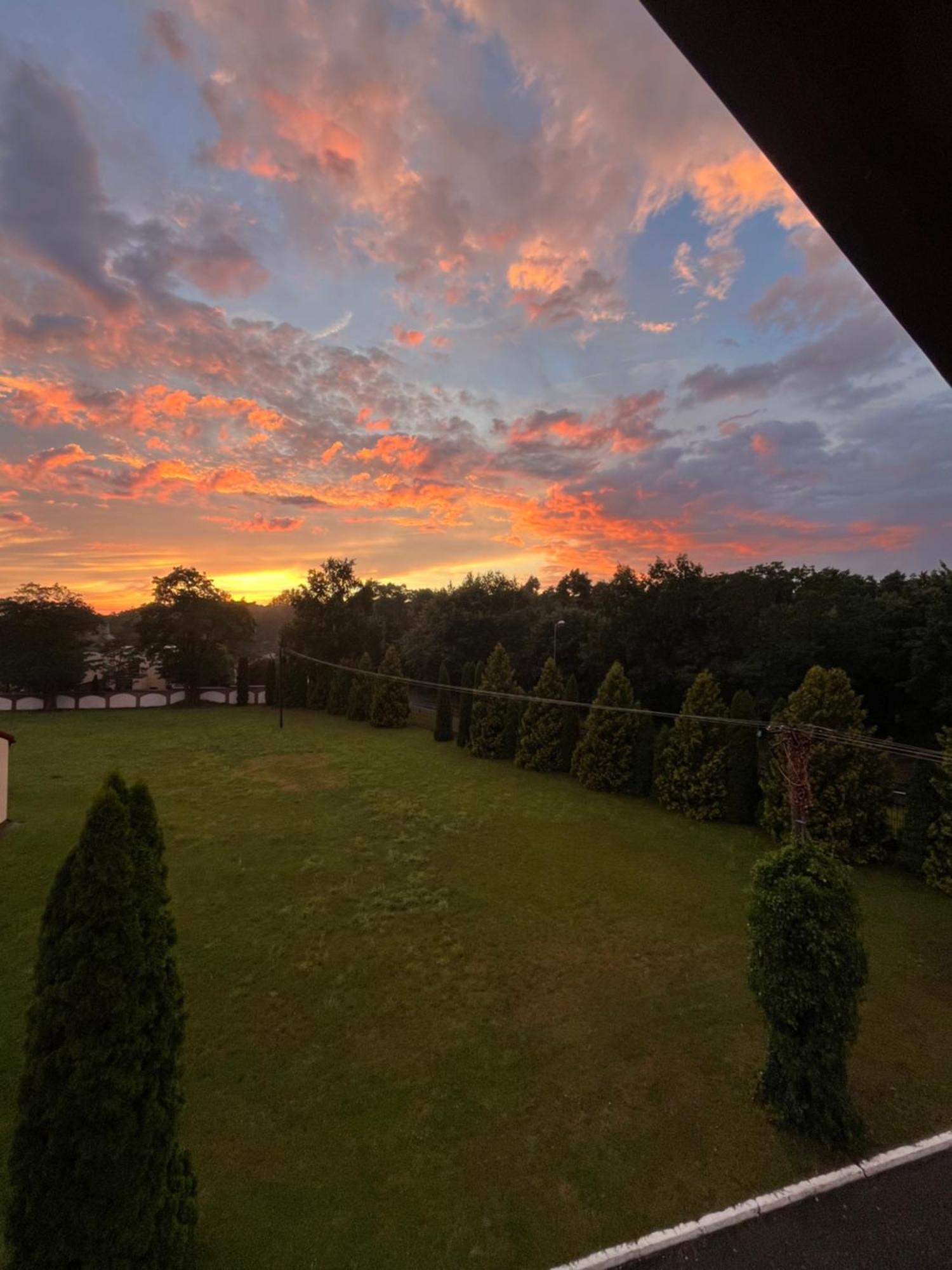 Dworek Biesiadny Radzewice Exteriér fotografie